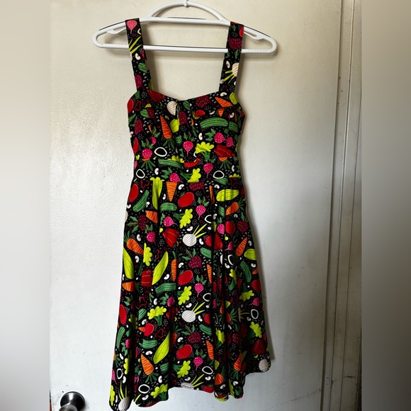 Eva Rose Vegetable Print Sundress • Size M - Picture 3 of 16